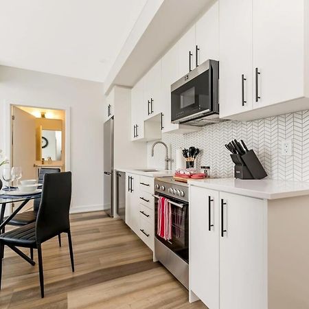 Stylish 2Br Condo - Balcony - Stunning City View Kitchener Εξωτερικό φωτογραφία